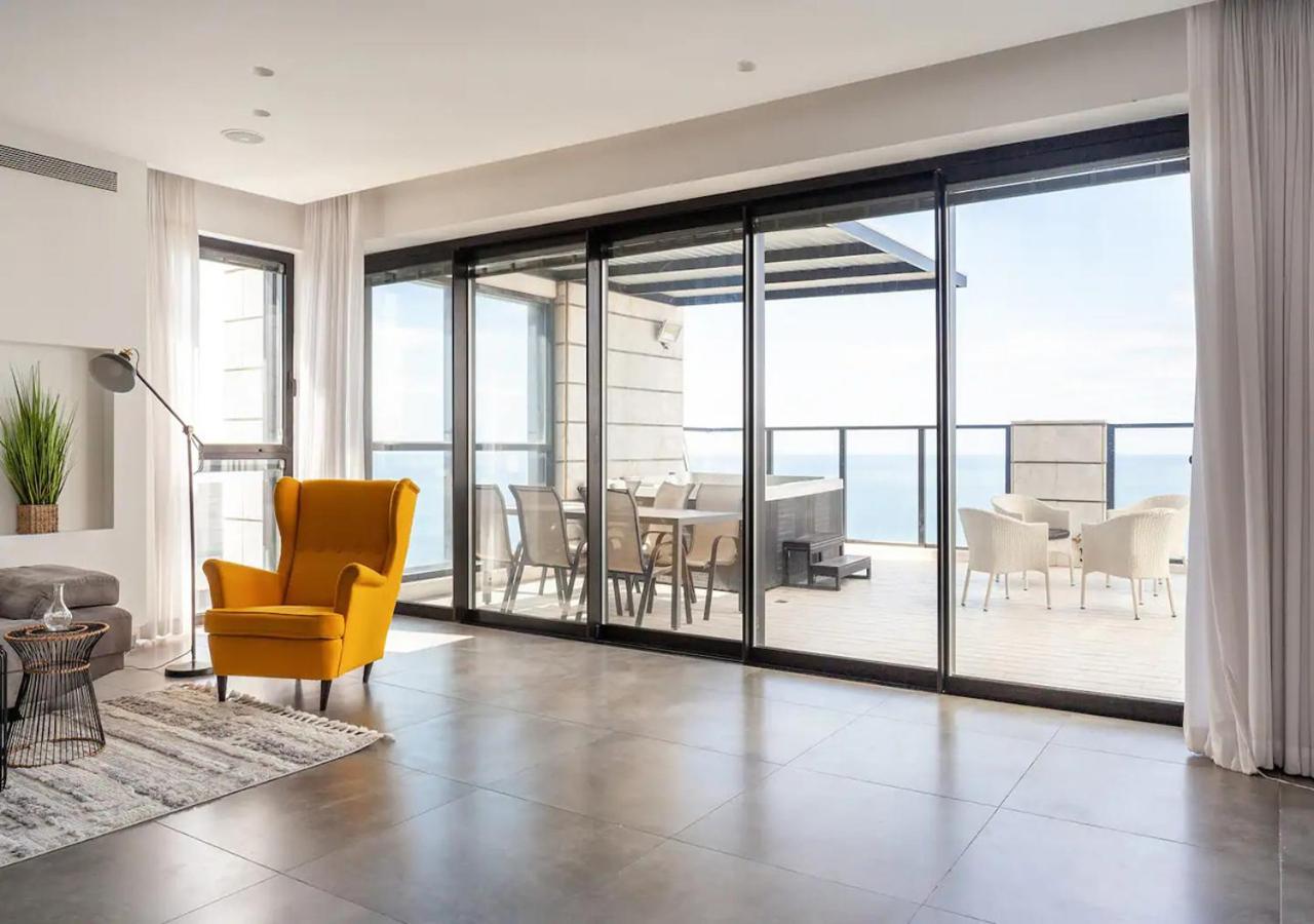 Апартаменти Oַ&O Group- Luxury Penthouse Jacuzzi Sea 36 Floor Бат-Ям Екстер'єр фото