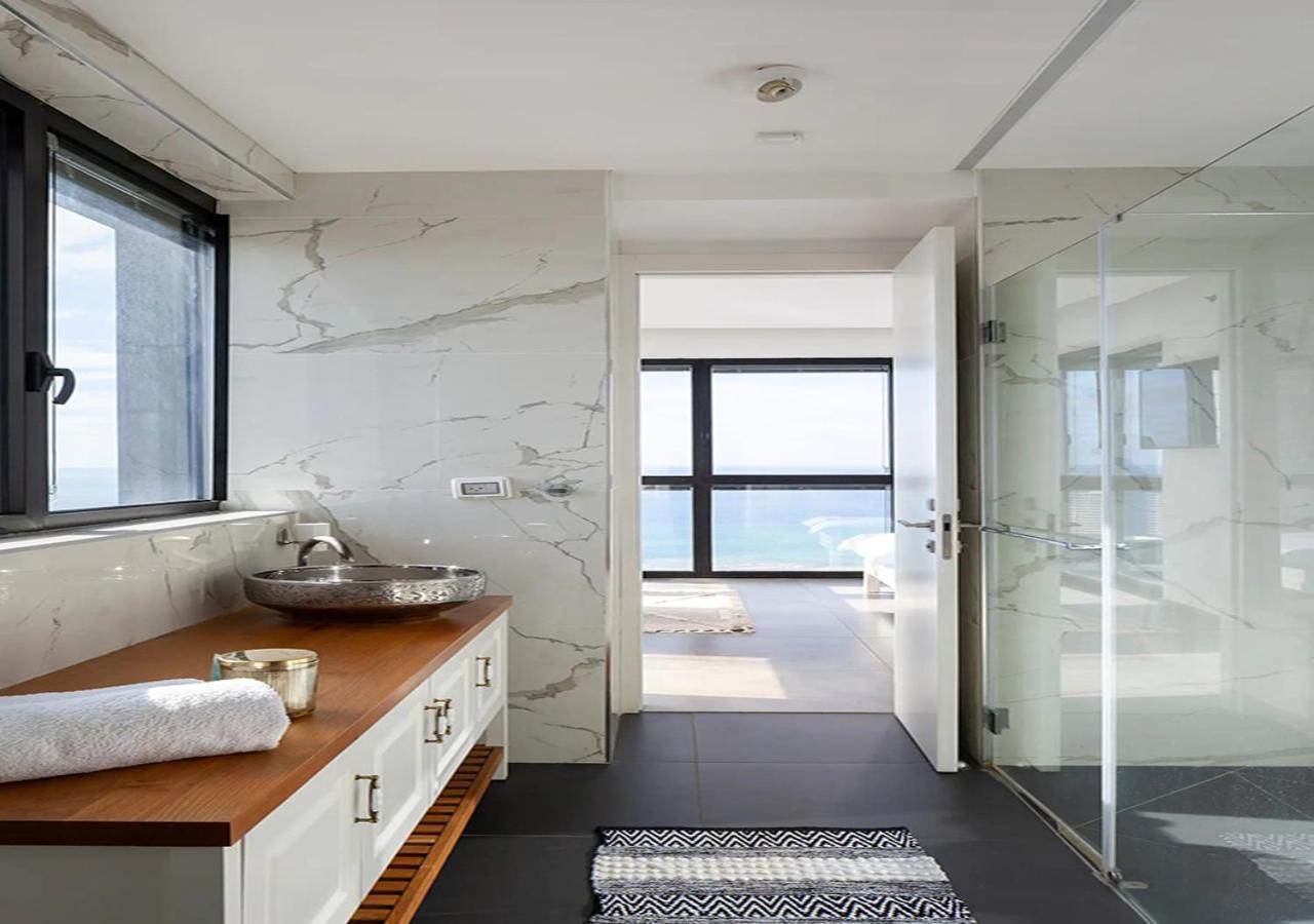 Апартаменти Oַ&O Group- Luxury Penthouse Jacuzzi Sea 36 Floor Бат-Ям Екстер'єр фото