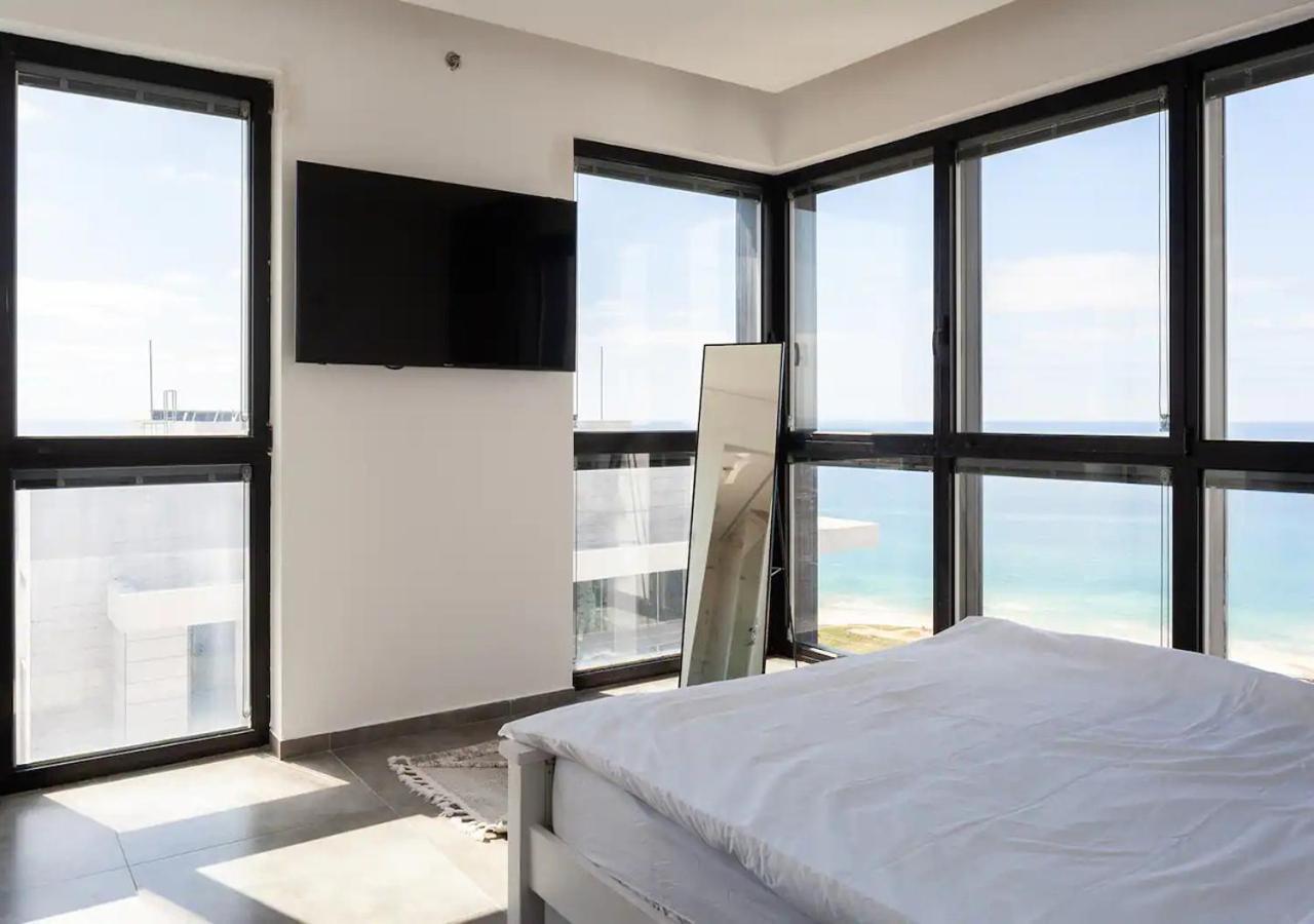 Апартаменти Oַ&O Group- Luxury Penthouse Jacuzzi Sea 36 Floor Бат-Ям Екстер'єр фото