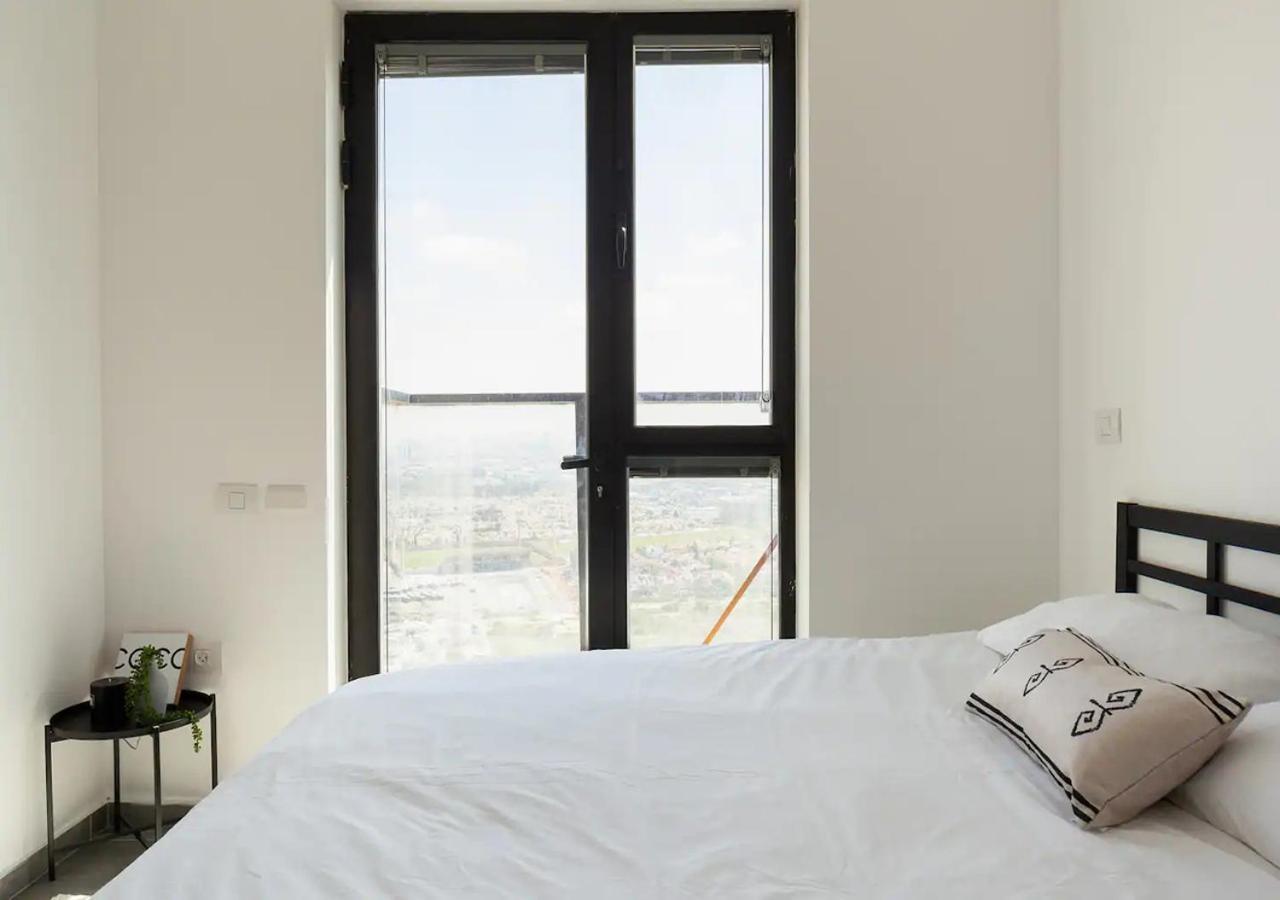 Апартаменти Oַ&O Group- Luxury Penthouse Jacuzzi Sea 36 Floor Бат-Ям Екстер'єр фото