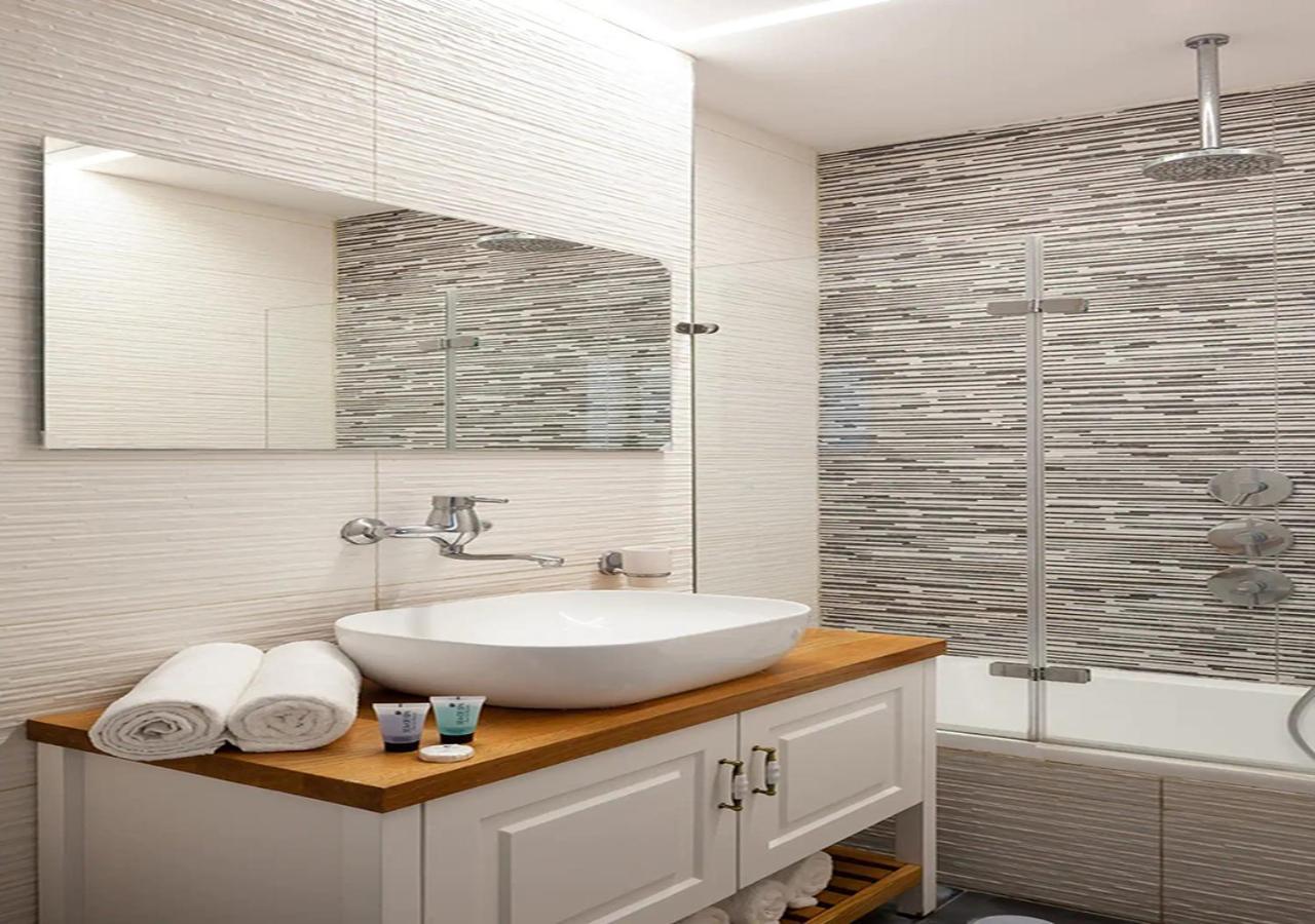 Апартаменти Oַ&O Group- Luxury Penthouse Jacuzzi Sea 36 Floor Бат-Ям Екстер'єр фото