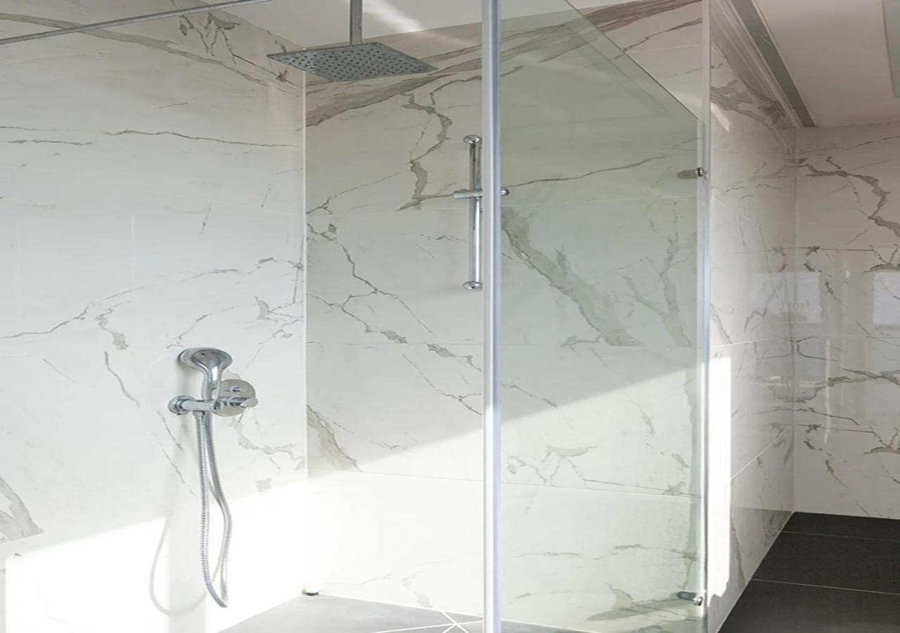 Апартаменти Oַ&O Group- Luxury Penthouse Jacuzzi Sea 36 Floor Бат-Ям Екстер'єр фото