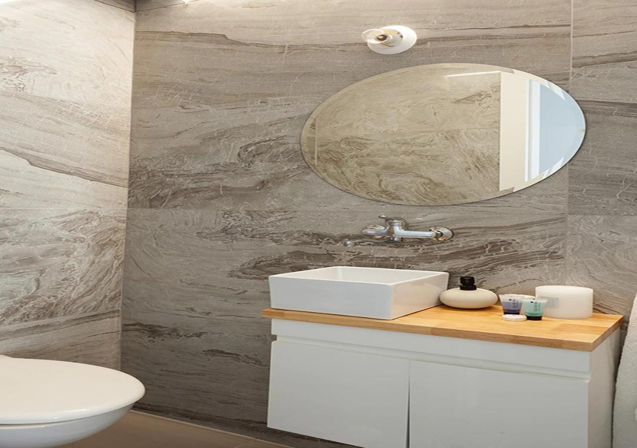 Апартаменти Oַ&O Group- Luxury Penthouse Jacuzzi Sea 36 Floor Бат-Ям Екстер'єр фото